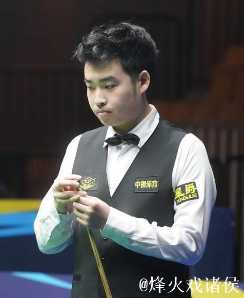 赵心童6-1大胜斯佳辉 挺进斯诺克国锦赛八强 赵心童6-1大胜斯佳辉 挺进斯诺克国锦赛八强