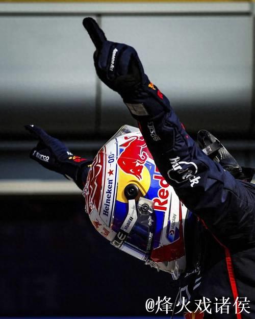 诺里斯夺得F1年度车手冠军 维斯塔潘五连冠梦碎 诺里斯夺得F1年度车手冠军 维斯塔潘五连冠梦碎