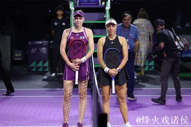 首次晋级年终总决赛决赛!莱巴金娜2-1力克佩古拉 首次晋级年终总决赛决赛!莱巴金娜2-1力克佩古拉